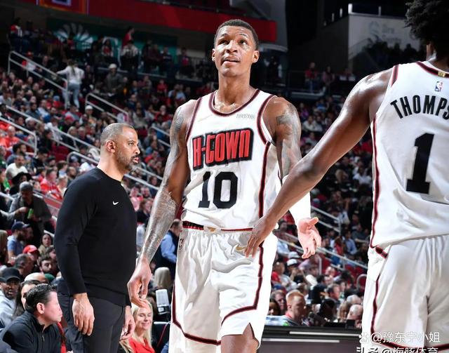 开云体育网页版-黄队主场失利，士气低迷需加强训练