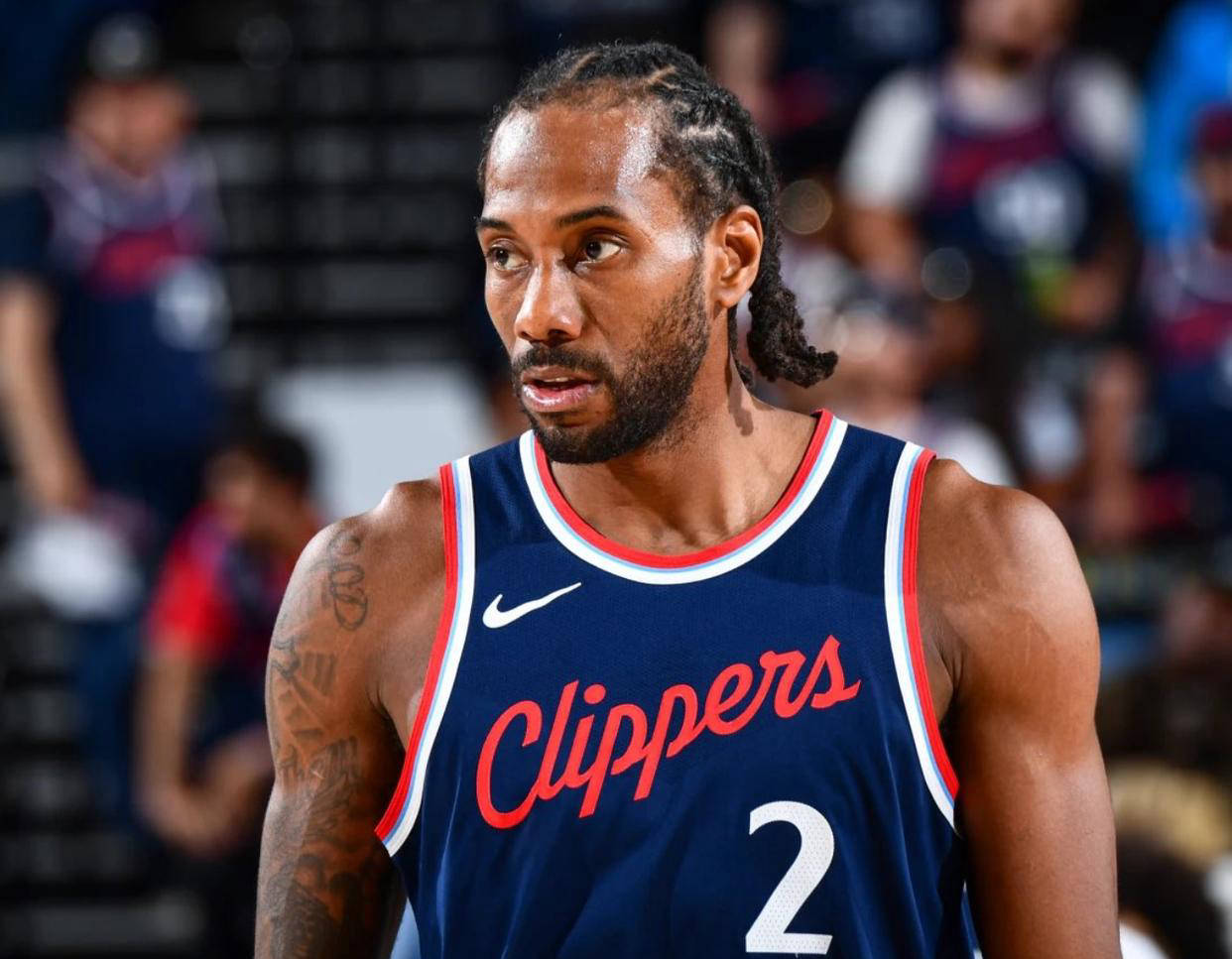 包含猛龙击败快船：伦纳德的关键表现帮助球队获胜的词条