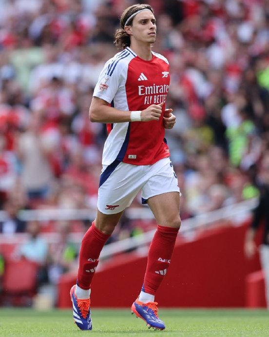 阿森纳主场大获全胜，赛季目标一目了然