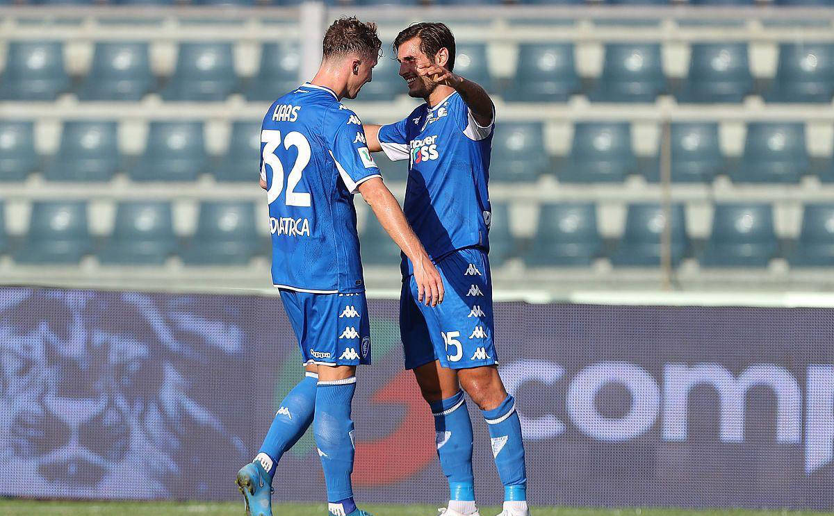 开云体育在线-那不勒斯主场以强大攻势迎战桑普多利亚