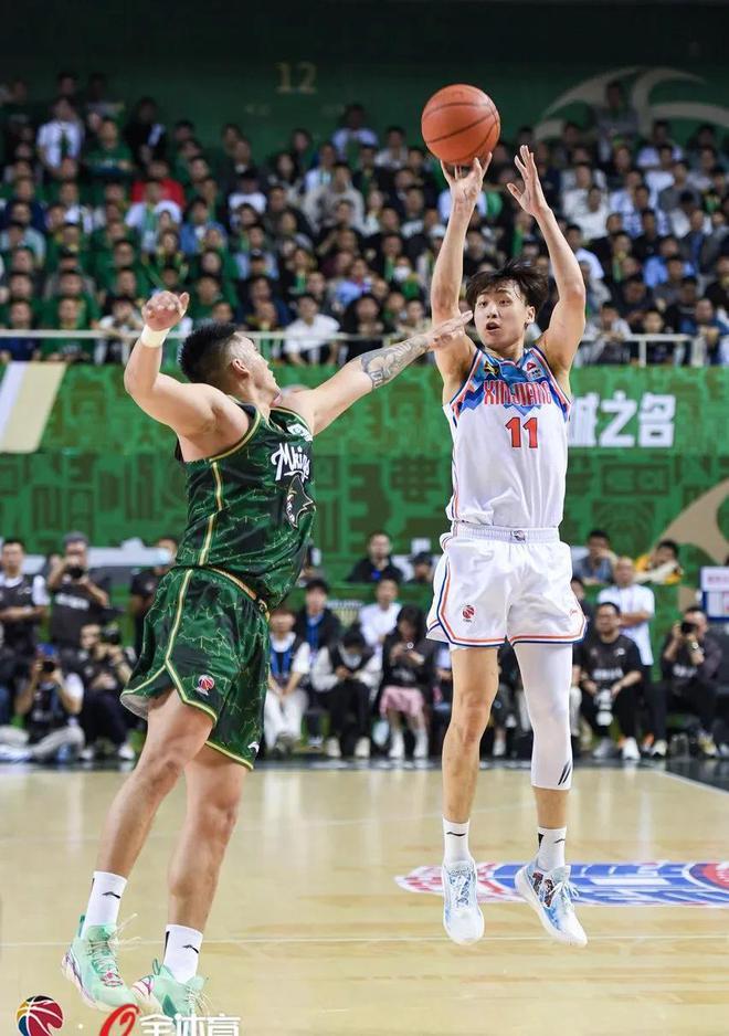 紧张一战:辽宁男篮对阵新疆男篮的简单介绍 紧张一战:辽宁男篮对阵新疆男篮的简单介绍