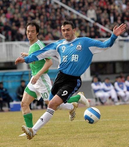 大连实德主场告捷，球队继续前行