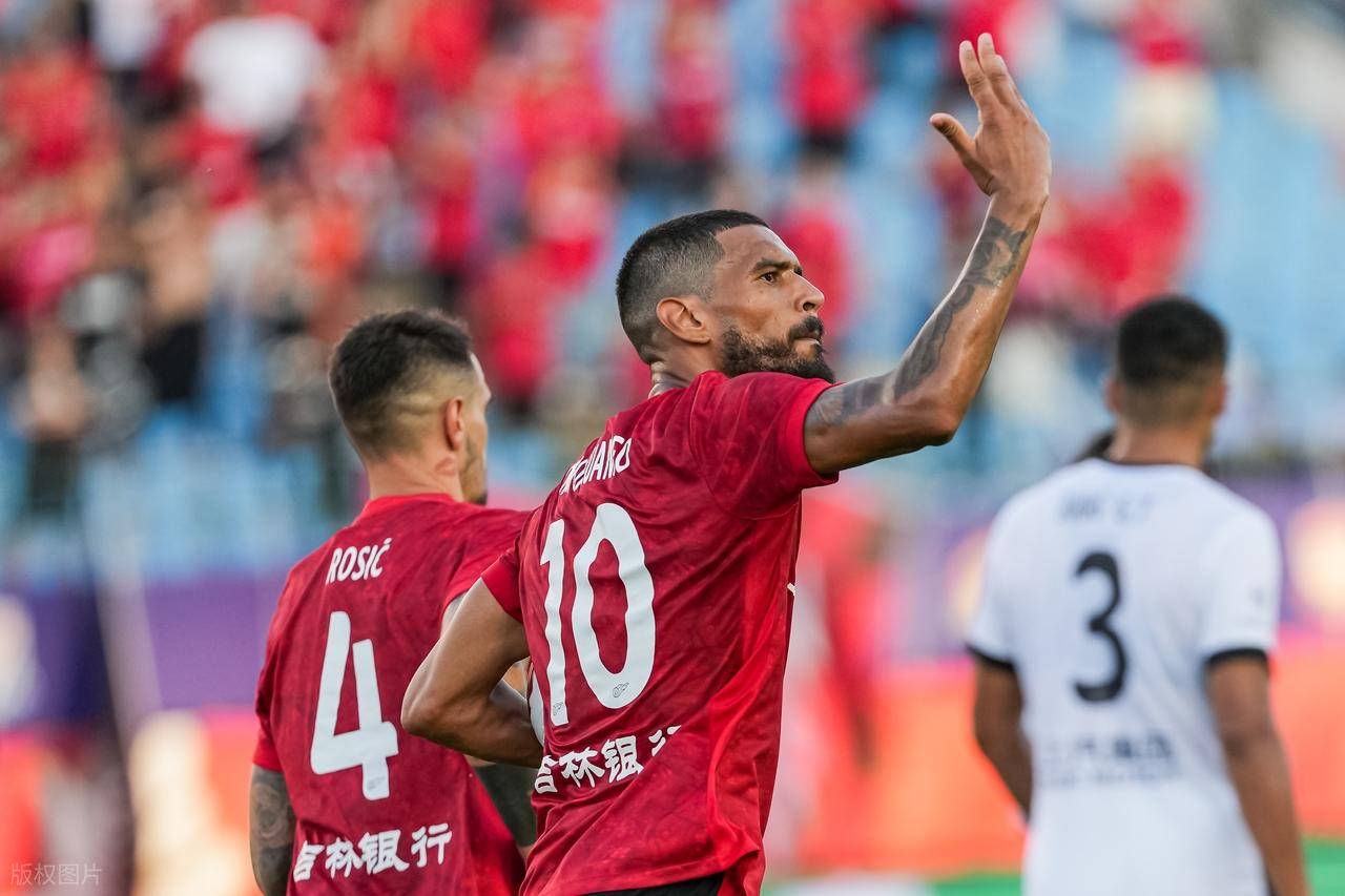 开云体育网页版登录入口-上海上港力争战胜大连一方，坚守主场稳定积分的简单介绍