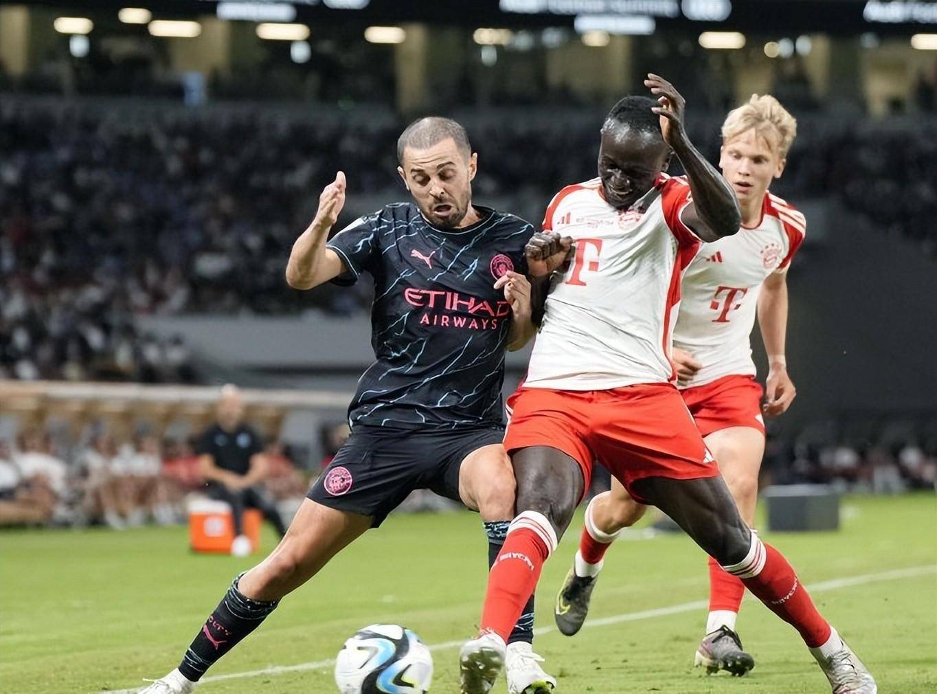 开云体育app下载-球场上的惊天逆袭，球迷热烈欢呼的简单介绍