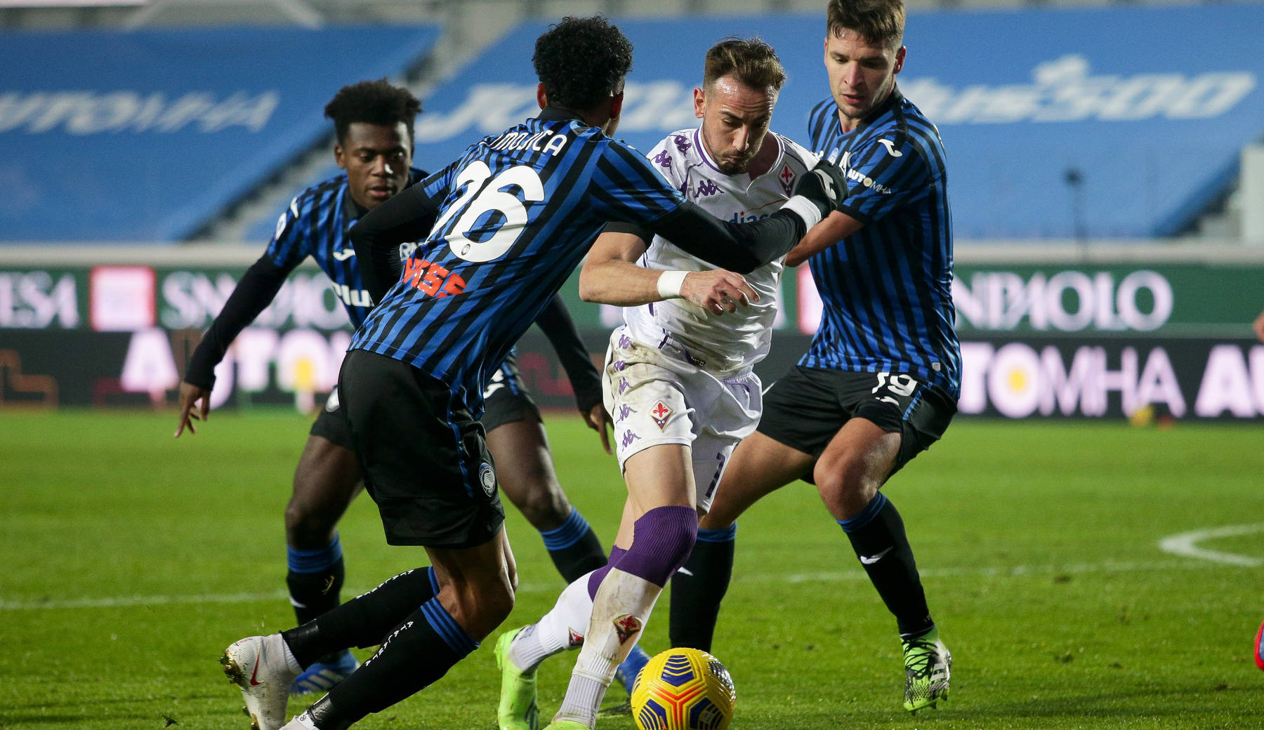 佛罗伦萨球员集结全队训练，备战下一轮比赛