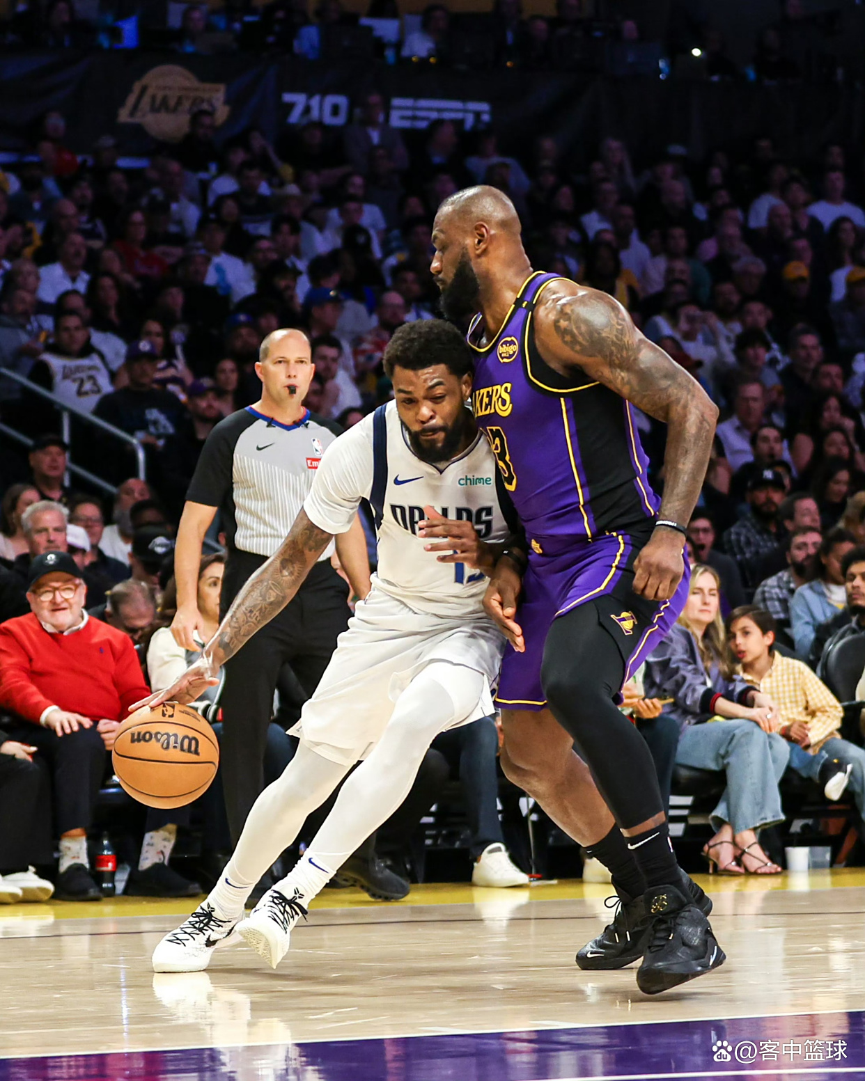 开云体育官方登录入口-NBA季后赛西部决赛强强对话，湖人与快船门口比力的简单介绍