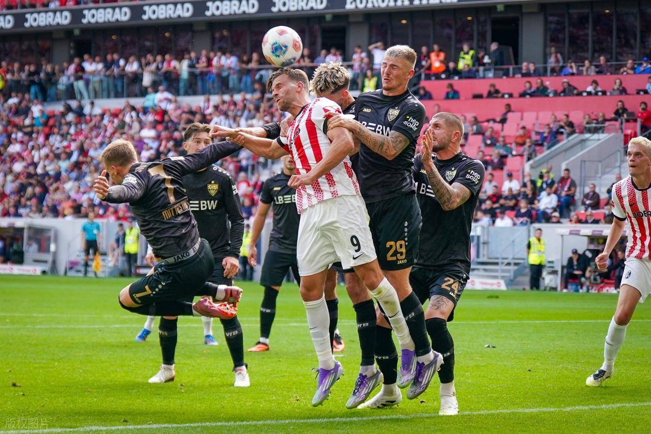 开云体育官网-斯图加特队员在比赛中尽展实力